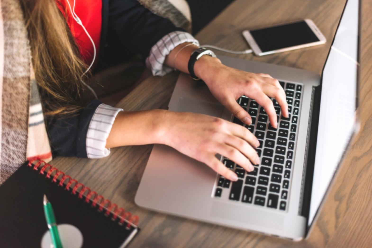 Environnement d'apprentissage moderne avec outils d'analyse financière
